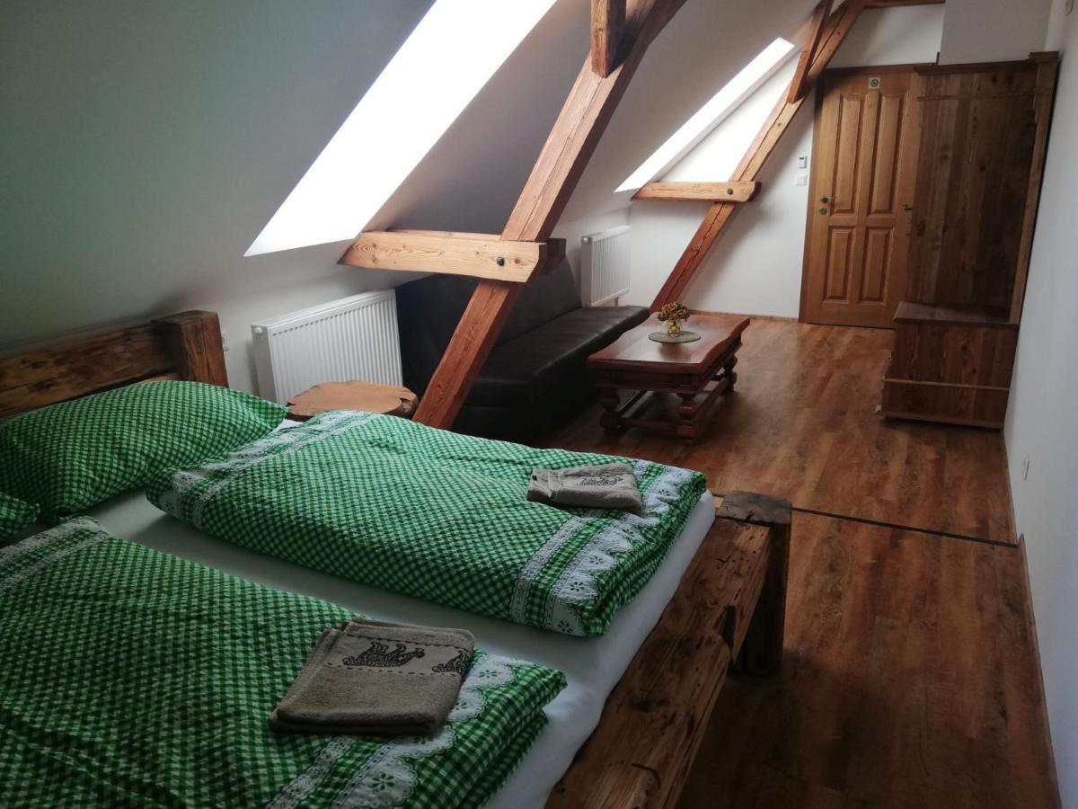Penzion, Restaurace Jaro Věšín Brdy Rozmital pod Tremsinem Zimmer foto